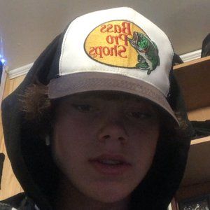 Meet your Posher, Rayne